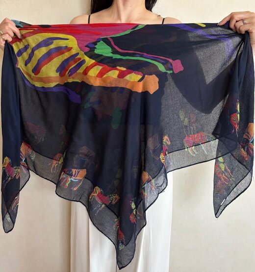 写真：ESSEスカーフ