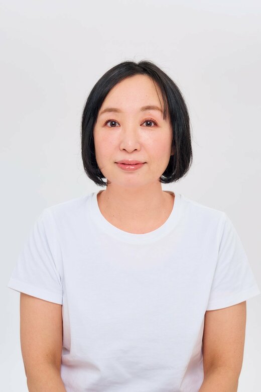 正面を向いた女性