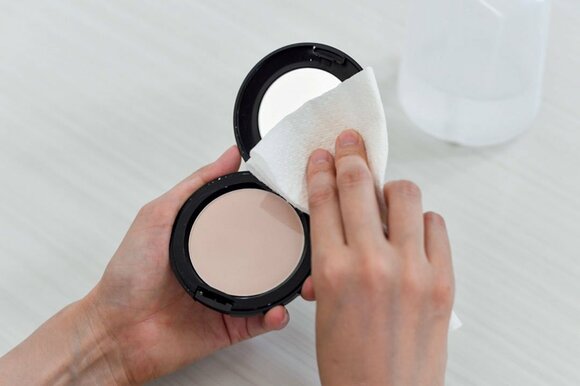 コスメケース鏡に除菌