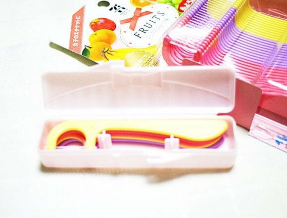 持ち歩きに便利なケースがついてくる