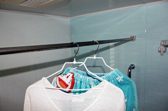 すべり止めハンガー