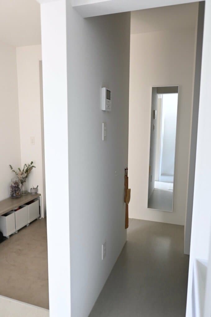 シューズクローゼットの出入り口は2つつくった