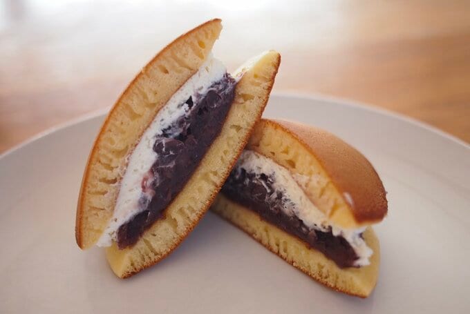 国産小麦のふんわり生どら焼き北海道十勝産小豆使用断面