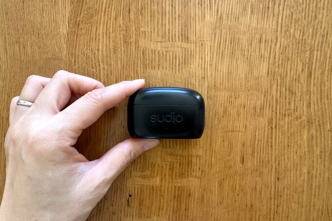 ワイヤレスイヤホン