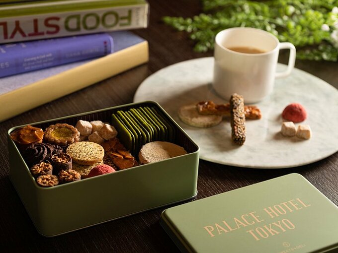 パレスホテル東京の「プティフールセック缶」