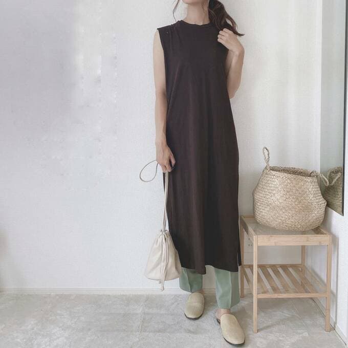 ワンピースの下にはいて、色合わせを楽しんで