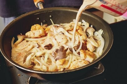 リュウジさん直伝。驚くほどしっとり「鶏胸肉のマスタードクリーム」レシピ。濃厚ソースは中毒級！