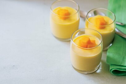おうちでリゾート気分、マンゴープリン。混ぜて冷やすだけで完成