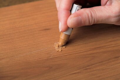 簡単DIY　フローリングや家具の「へこみ傷」を元通りに戻すテク