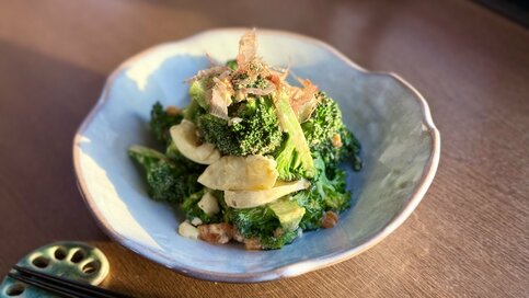 食べ応え満点「ブロッコリーと卵のサラダ」のつくり方。隠し味のゴマダレとマヨネーズで、箸が止まらない