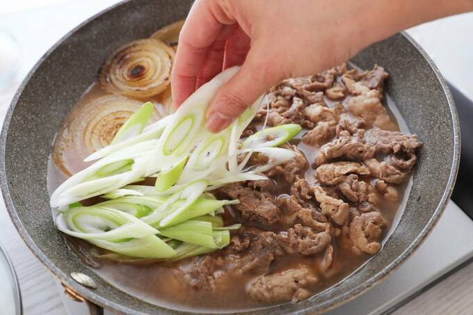 ネギを入れる様子