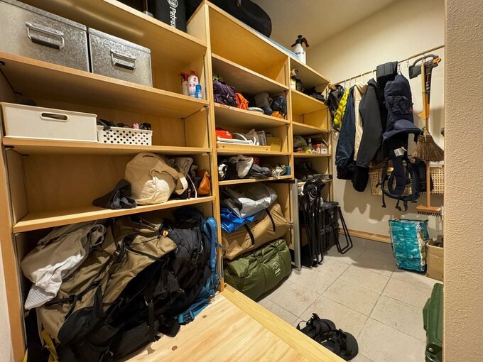 シューズクローク全景