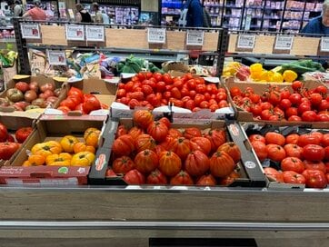 フランスの80代ひとり暮らしが「あえて続ける」習慣3つ。買い物は週2回し、家に人を招く