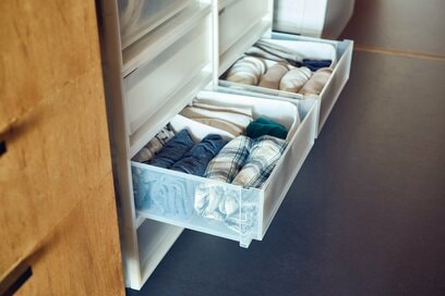 4人家族の「ものであふれない」収納のヒント。服を1枚買うなら、2枚手放すのが吉！