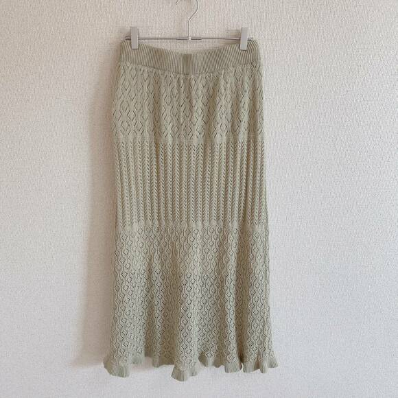 透かし編みスカートうしろ