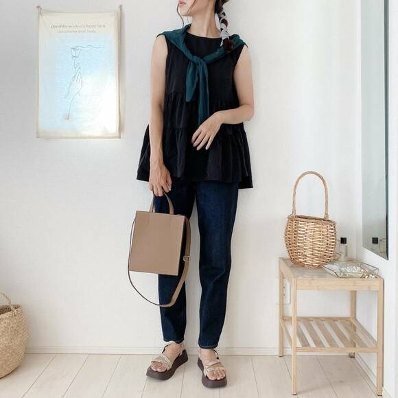 ティアードブラウスと合わせたコーデ