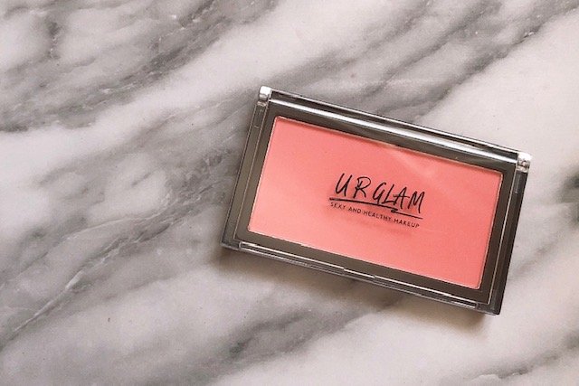 ピンクベージュ系