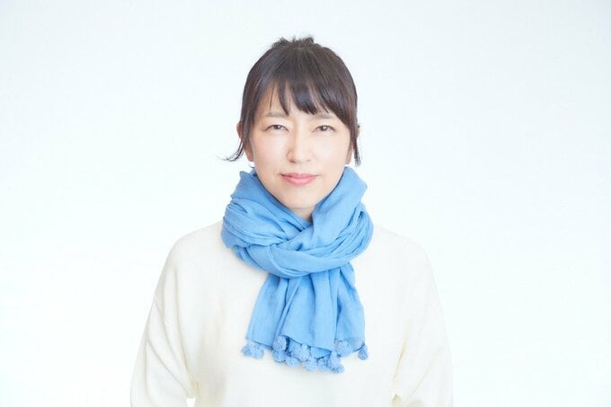 まとめ髪の女性