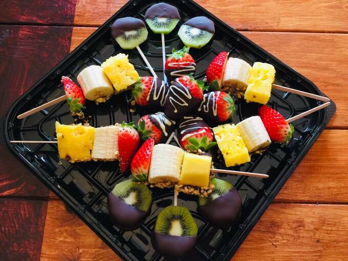 数種類のフルーツチョコをつくれます