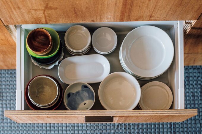 引き出しに食器