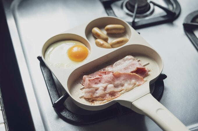 仕切り付きフライパン