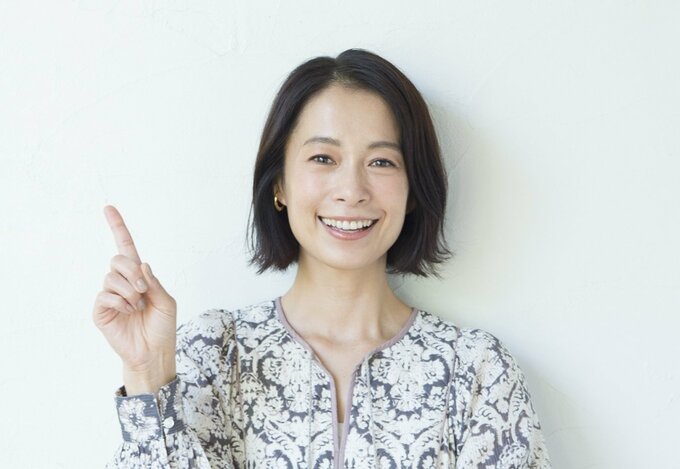 指差し女性