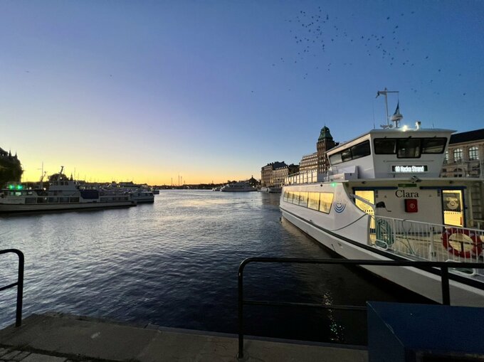 11月のストックホルムの港