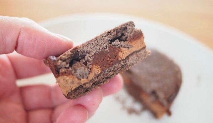 濃厚生チョコサンド中身