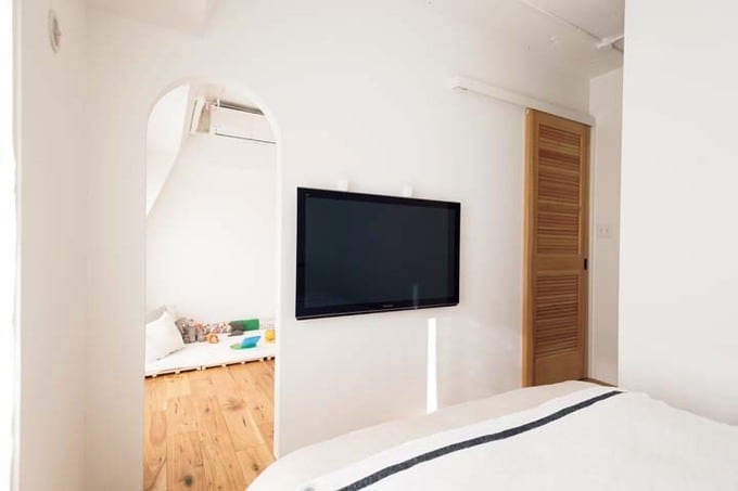 シンプルで居心地のよい寝室