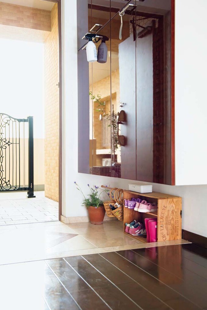 木目調つっぱり棒でナチュラルに