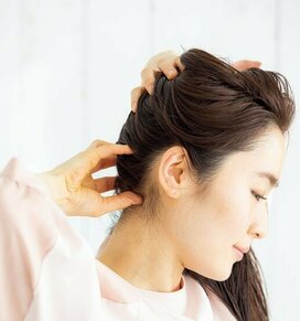 自己流シャンプーが「老け髪」の原因に。汚れ落ち・泡立ちが格段にアップするコツ