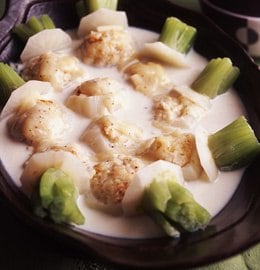 ＜カブのエビ団子鍋＞トロ～リとろけるチーズが絶品の味わい！