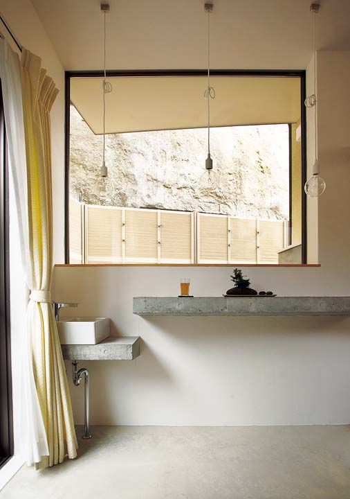 コンクリートの棚