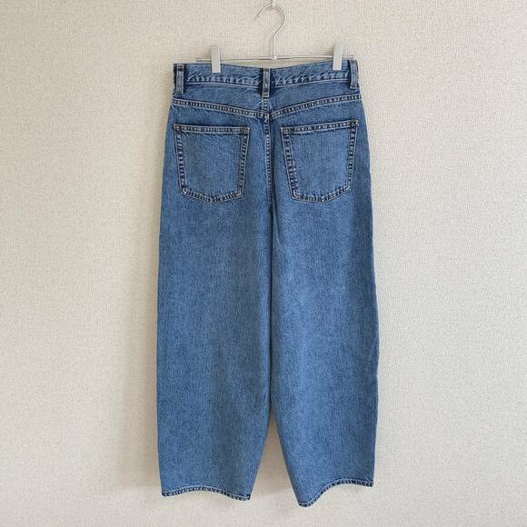 コクーンシルエットジーンズうしろ