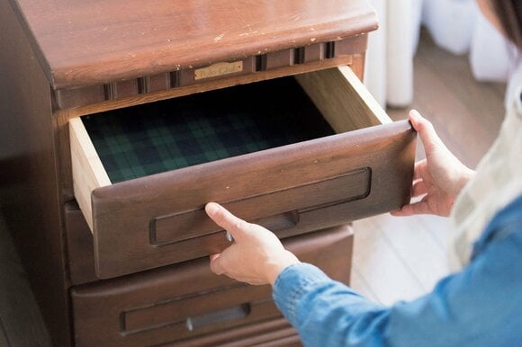 引き出しを戻して滑りを確認する