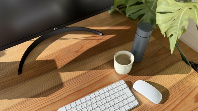 デスクの上の白湯