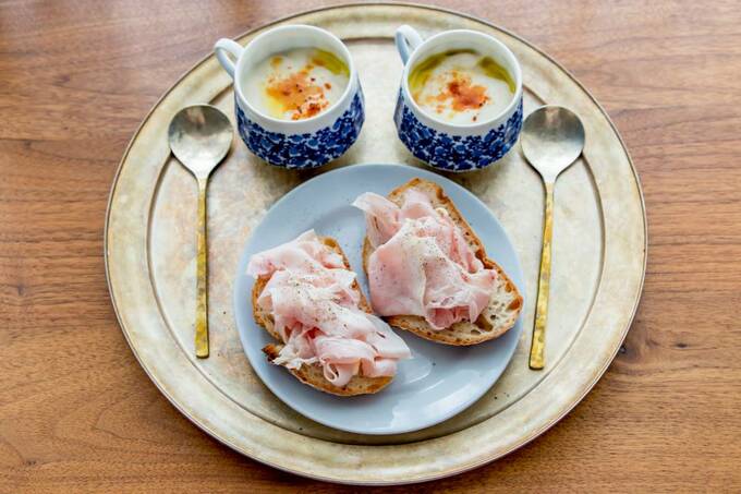 毎日の食卓が少し華やかになる器のアイデア