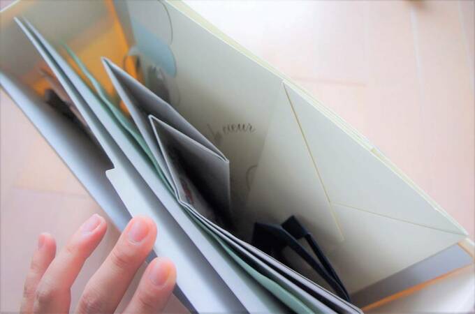 書類ボックスに紙袋