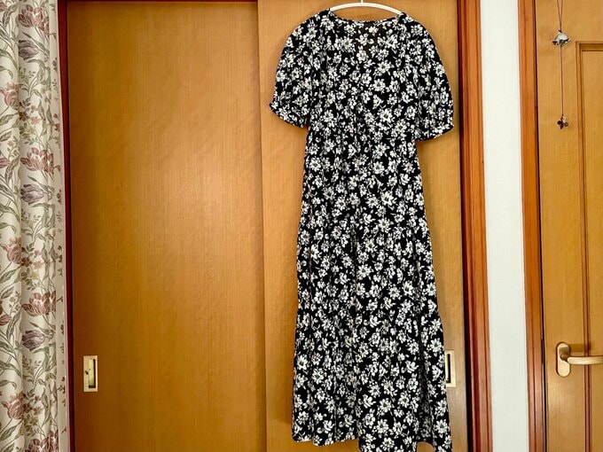 小花柄ワンピース