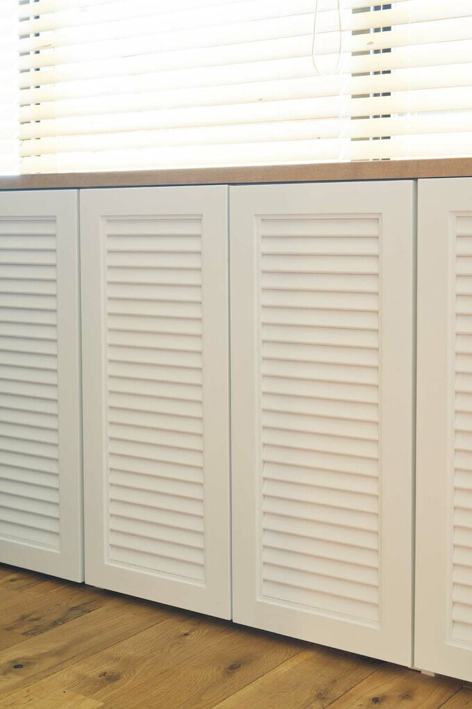 ルーバータイプの収納扉