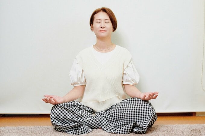 瞑想する様子