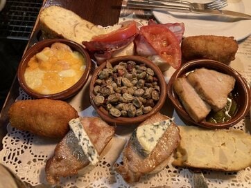 スペイン人の「リアルな食事」。毎日パエリアは食べない、生ハムはお刺身感覚