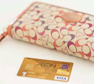 買い物の支払いは電子マネーを活用