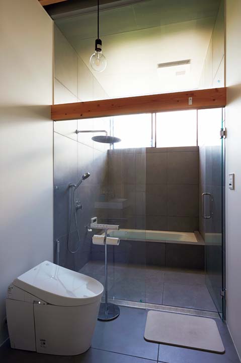 洗面とトイレ一体型のサニタリースペース