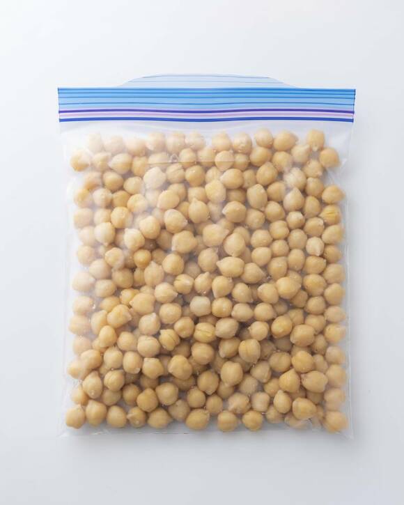 空気を抜いて袋の口を閉じて冷凍