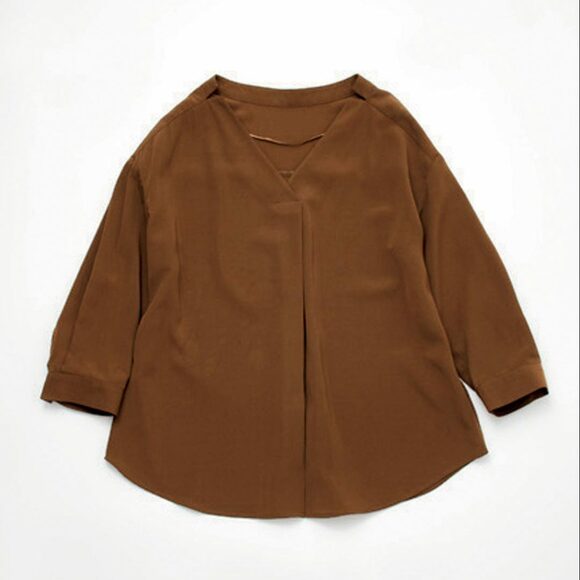 茶色とろみブラウス