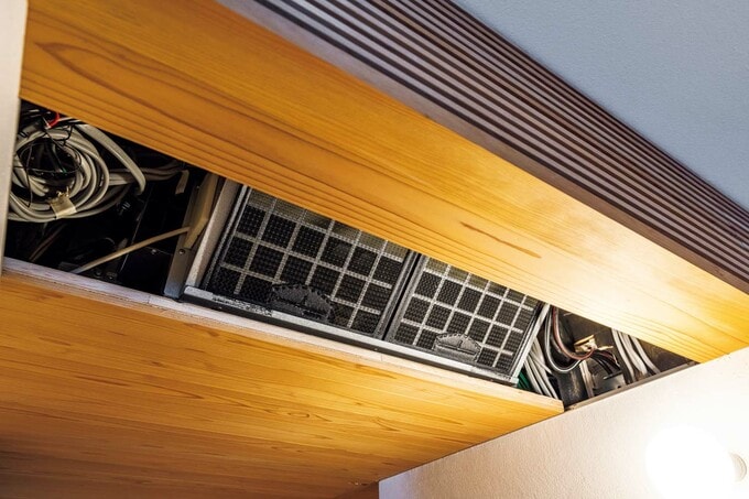 天井に隠された空調機