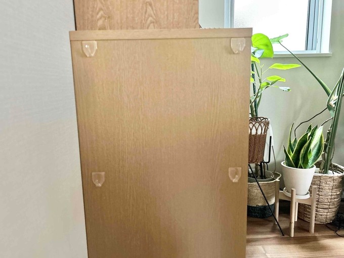 棚にフックを取り付けた図