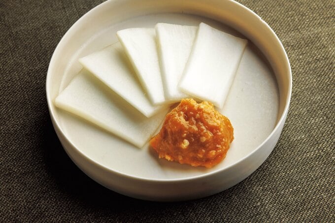 ウドの梅みそ添え