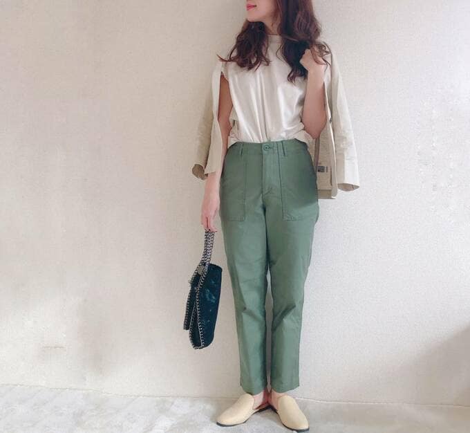 ベイカーパンツと合わせて大人カジュアルコーデ